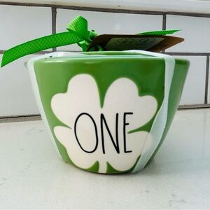 Rae Dunn Green Ceramic Measuring Cups with white clover